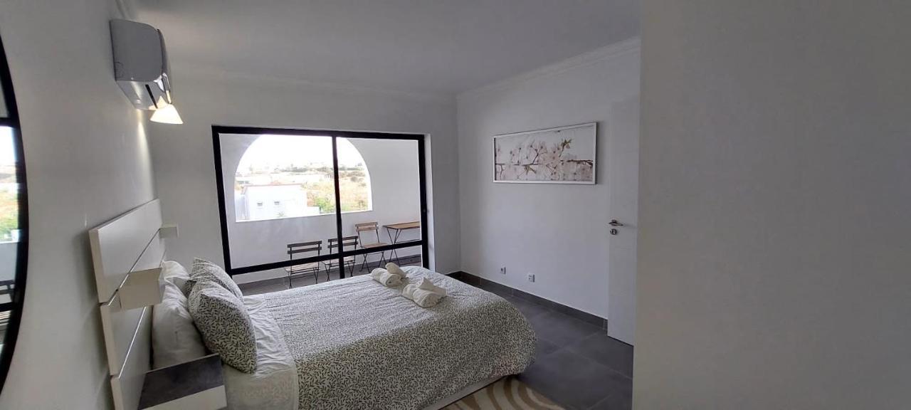 Enjoy Pool, Beach And More At This Nice Apartment Only 3 Minutes From Mareta'S Beach サグレス エクステリア 写真