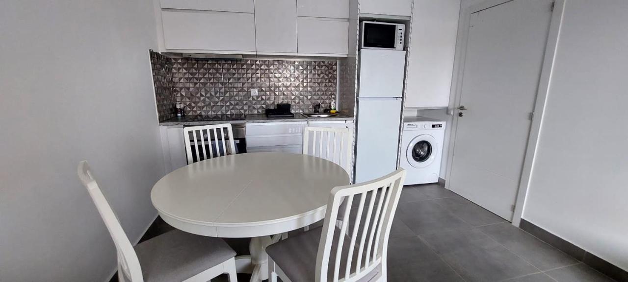 Enjoy Pool, Beach And More At This Nice Apartment Only 3 Minutes From Mareta'S Beach サグレス エクステリア 写真